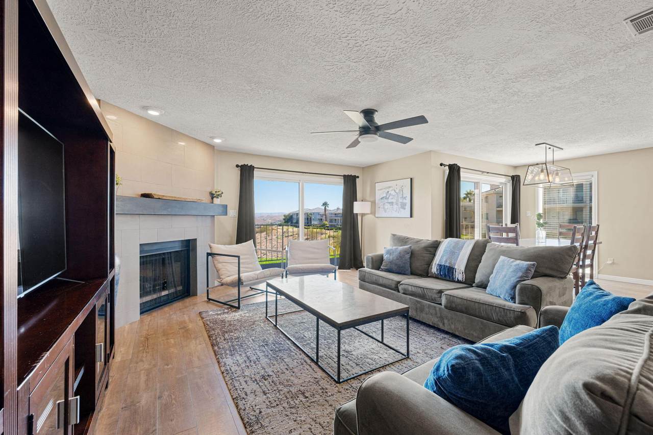1845 Canyon View Dr - Photo 1