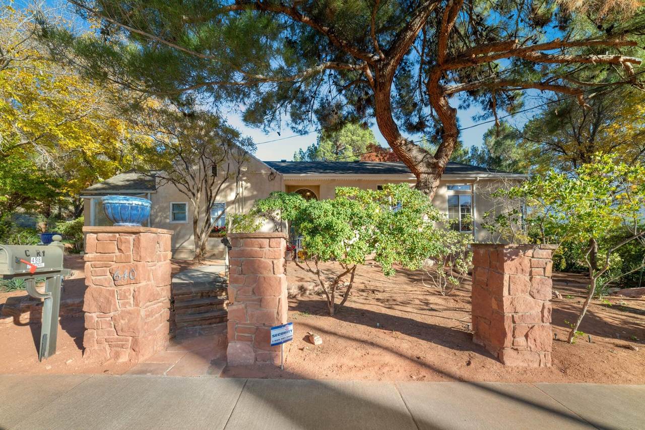 498 Diagonal St - Photo 1