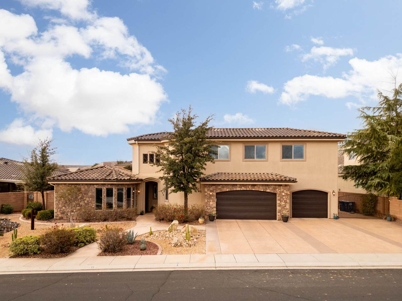 754 Swiss Haven Cir - Photo 1