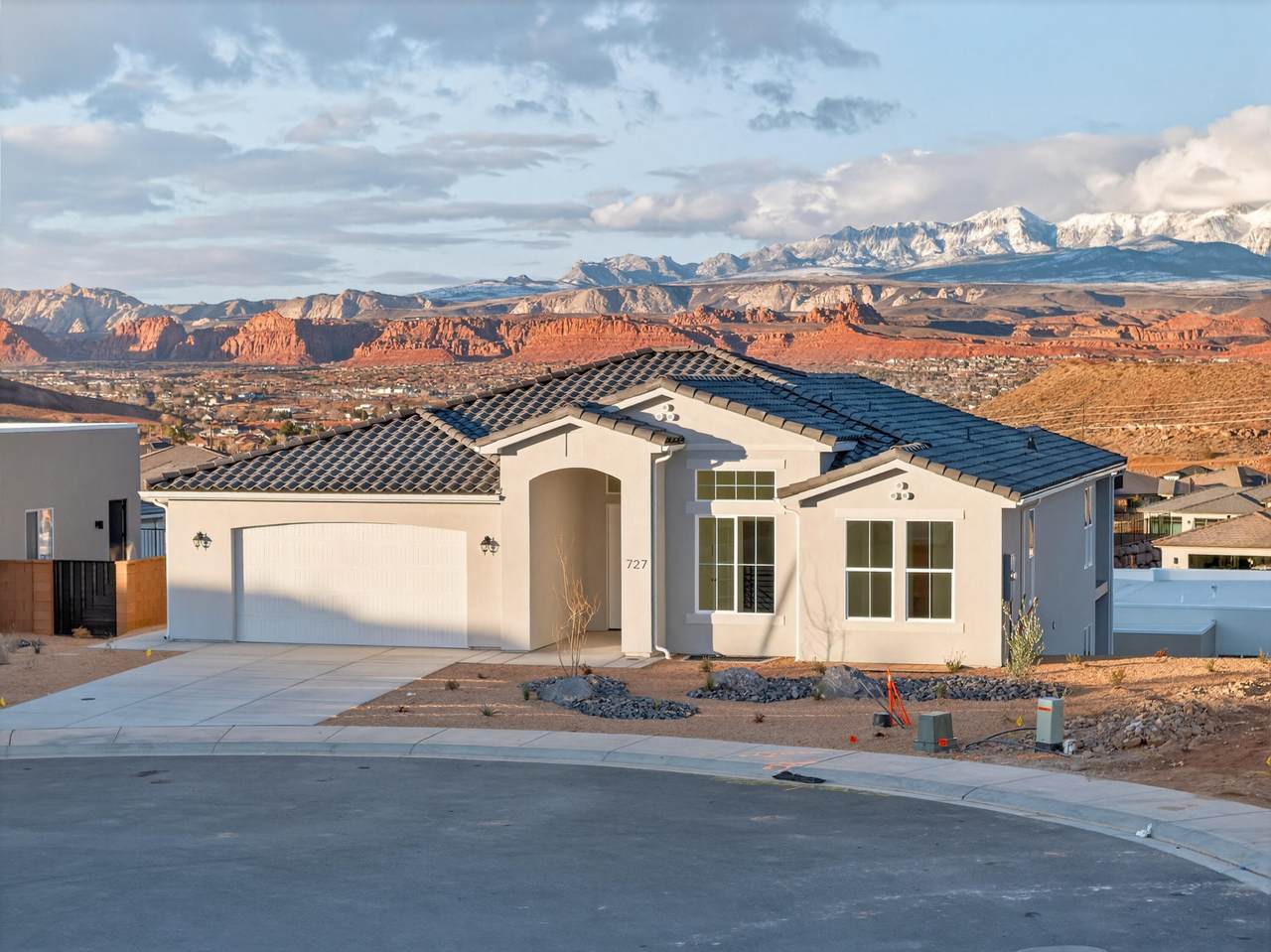 727 Alcantara Cir - Photo 1