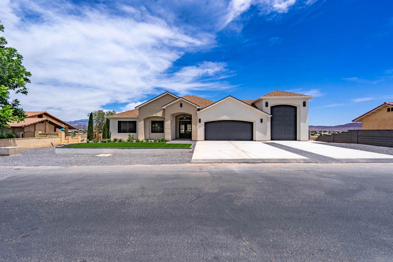 3043 Sweetgum Cir - Photo 1