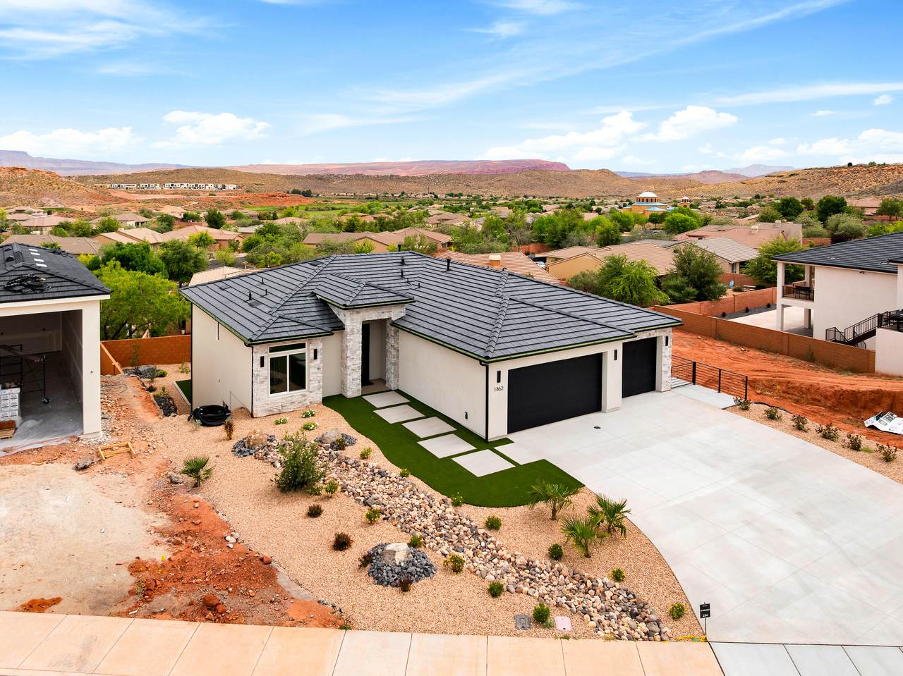1862 Chapman Dr - Photo 1