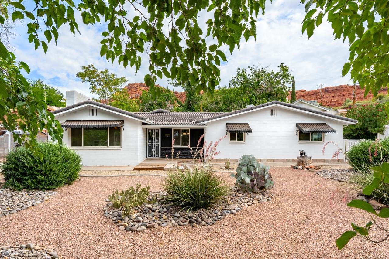 288 Diagonal St - Photo 1