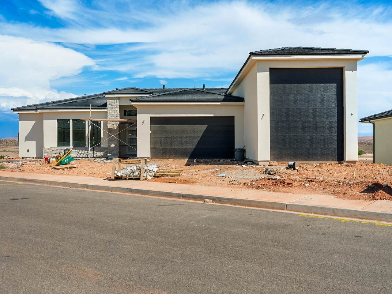 1870 Chapman Dr - Photo 1