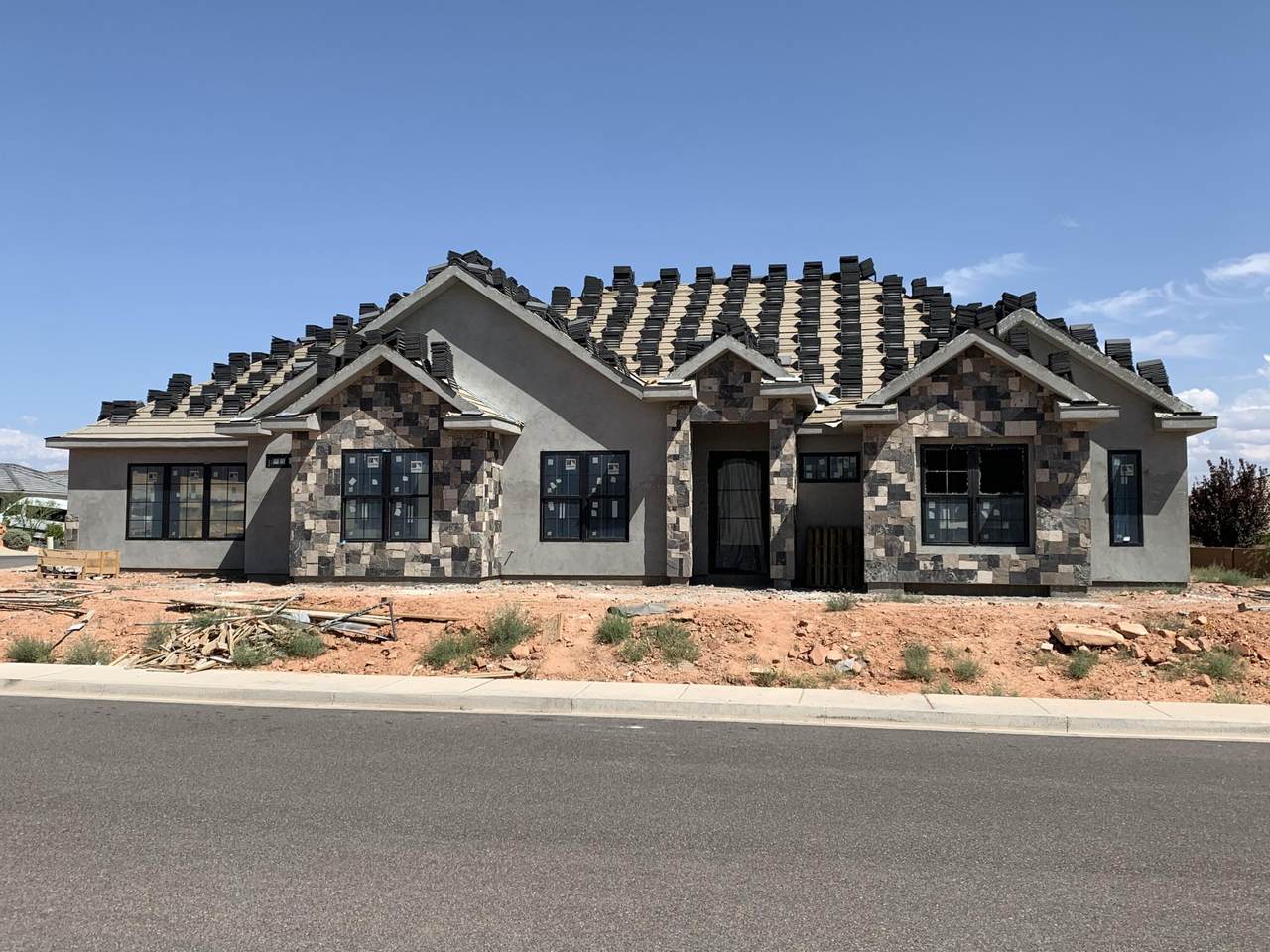 1876 Mountain View Dr - Photo 1