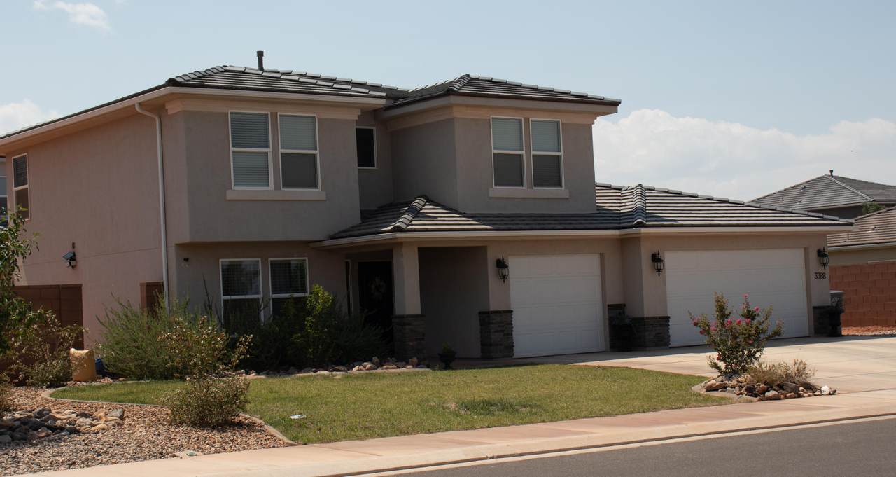 3388 Dara Dr - Photo 1