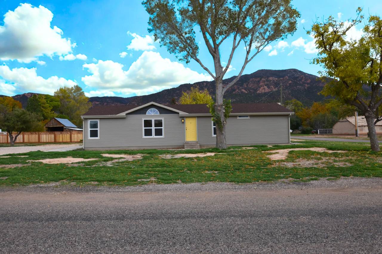 184 Center St - Photo 1