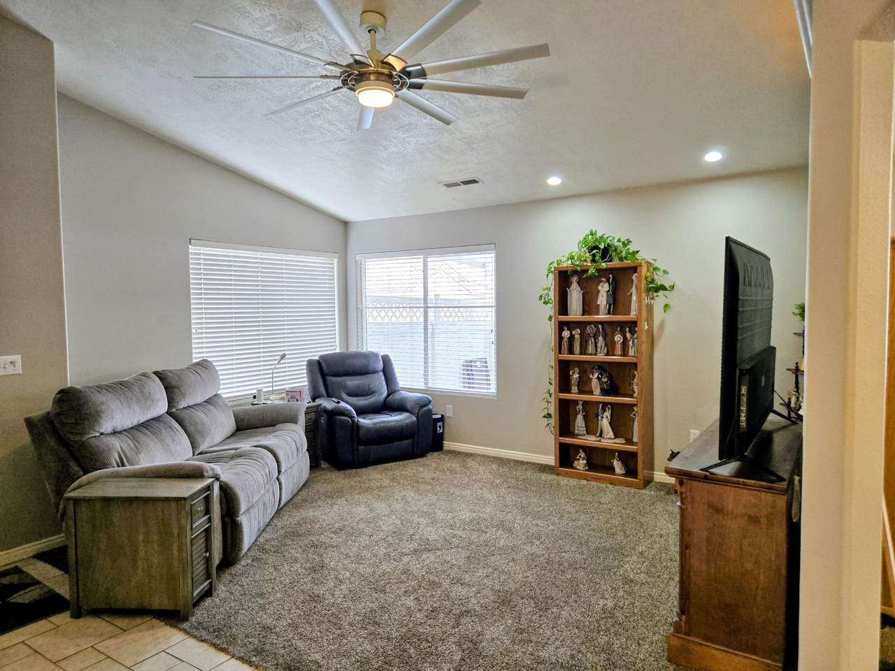 504 Telegraph St - Photo 1
