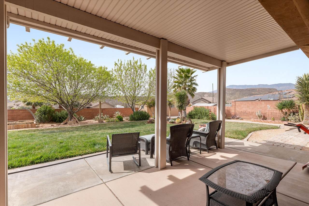 555 Torey Ln - Photo 1