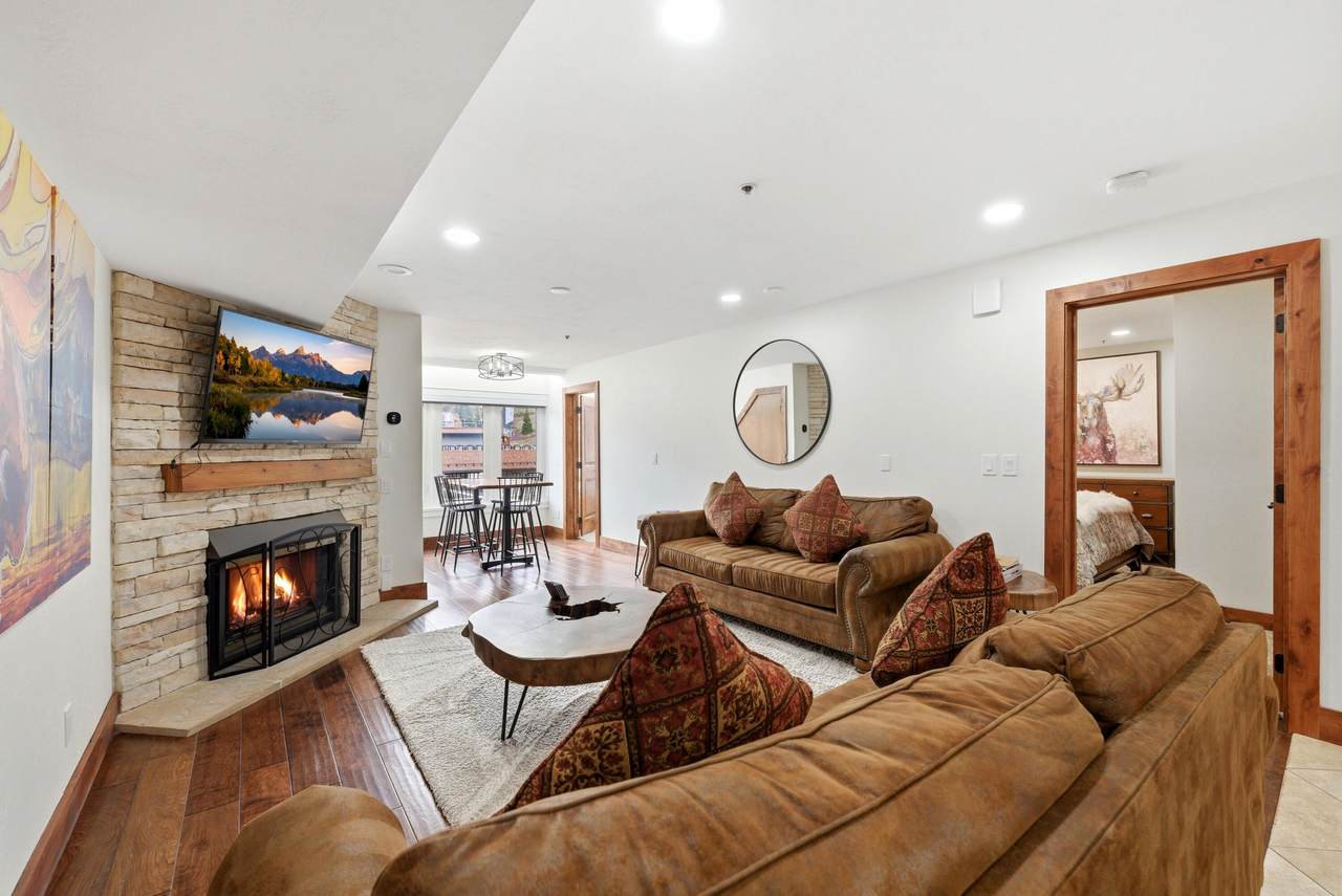 1415 Lowell Ave - Photo 1