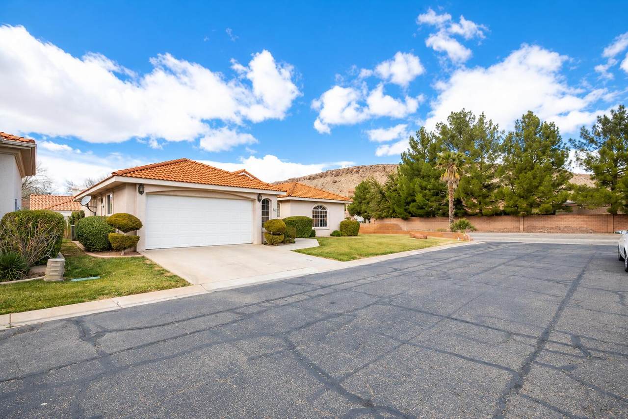 385 Brigham - Photo 1