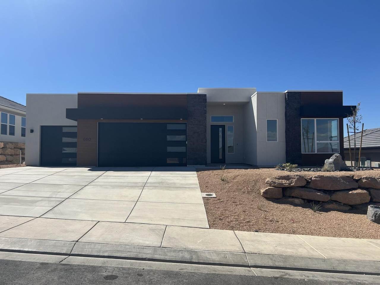 660 Alcantara Ln - Photo 1