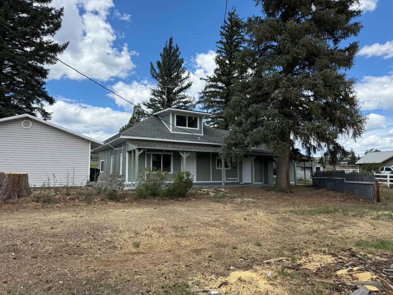 76 Center St - Photo 1