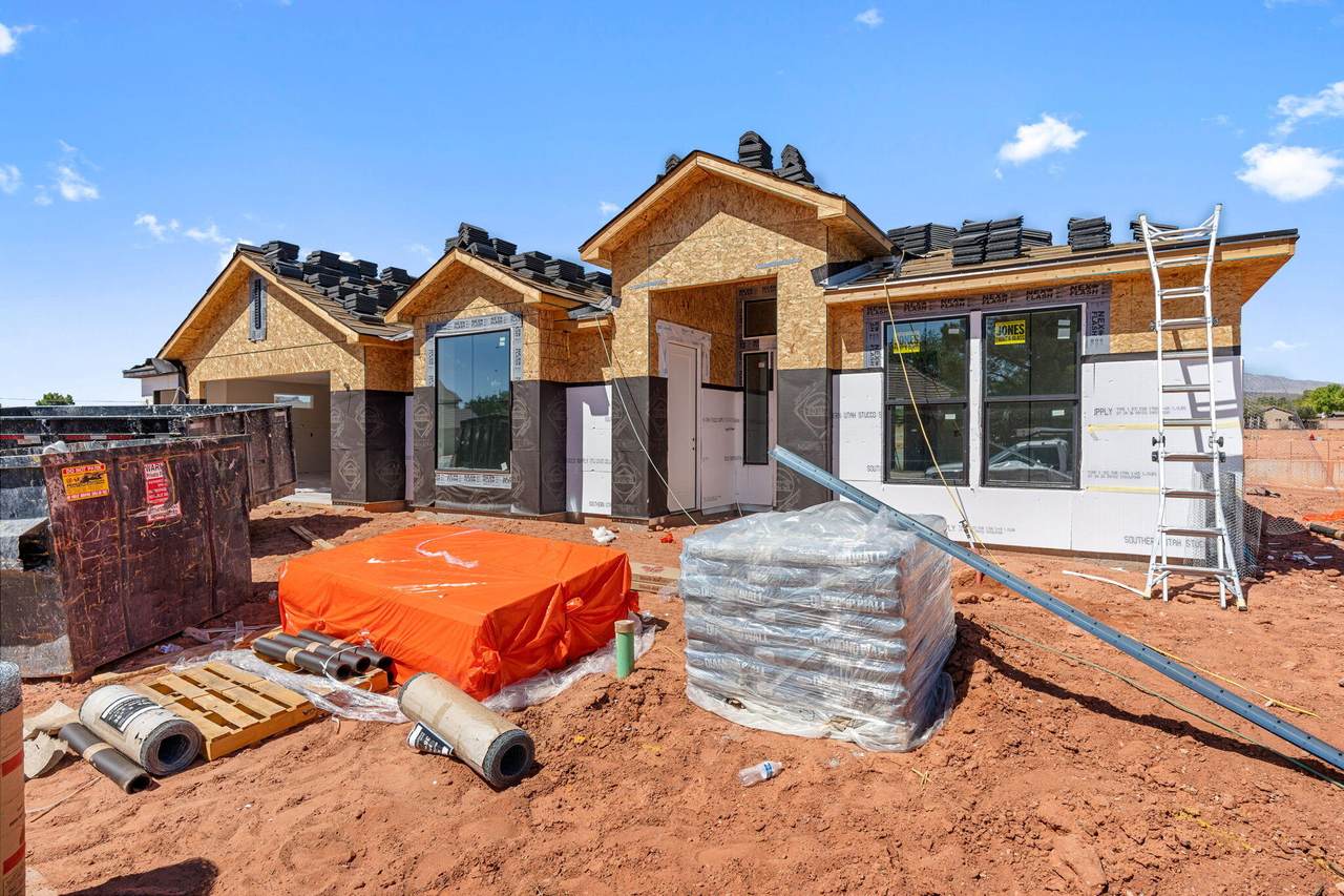 2357 Patricia Dr - Photo 1
