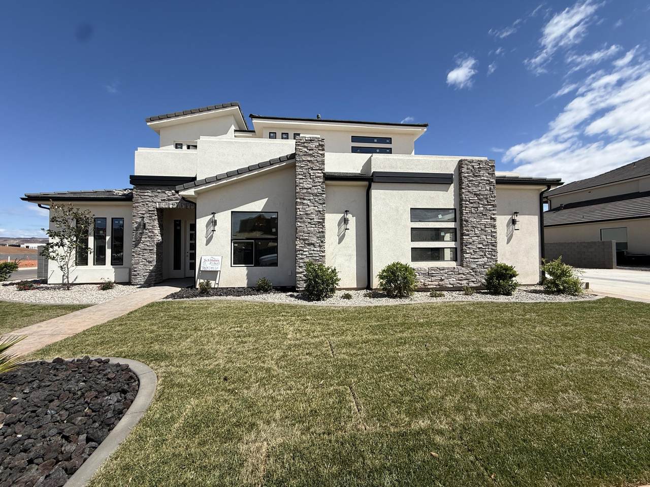 466 Lanz Cir - Photo 1