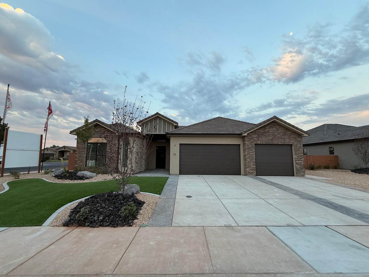 15 Serenity Cir - Photo 1