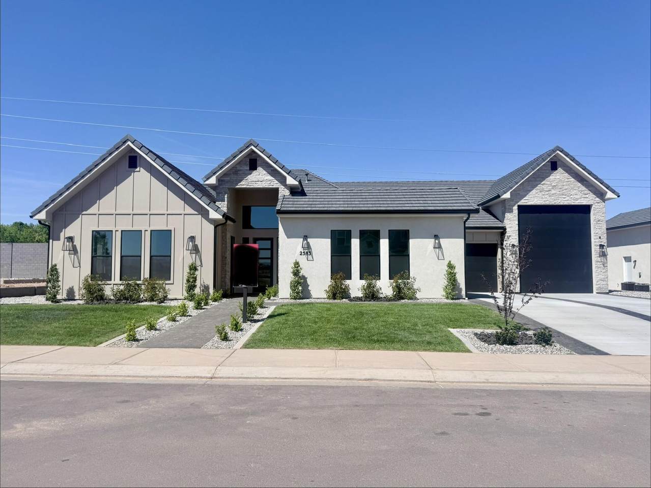 2583 Suniva Way - Photo 1