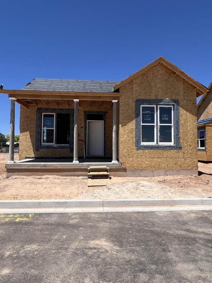 4003 Sara Ln - Photo 1