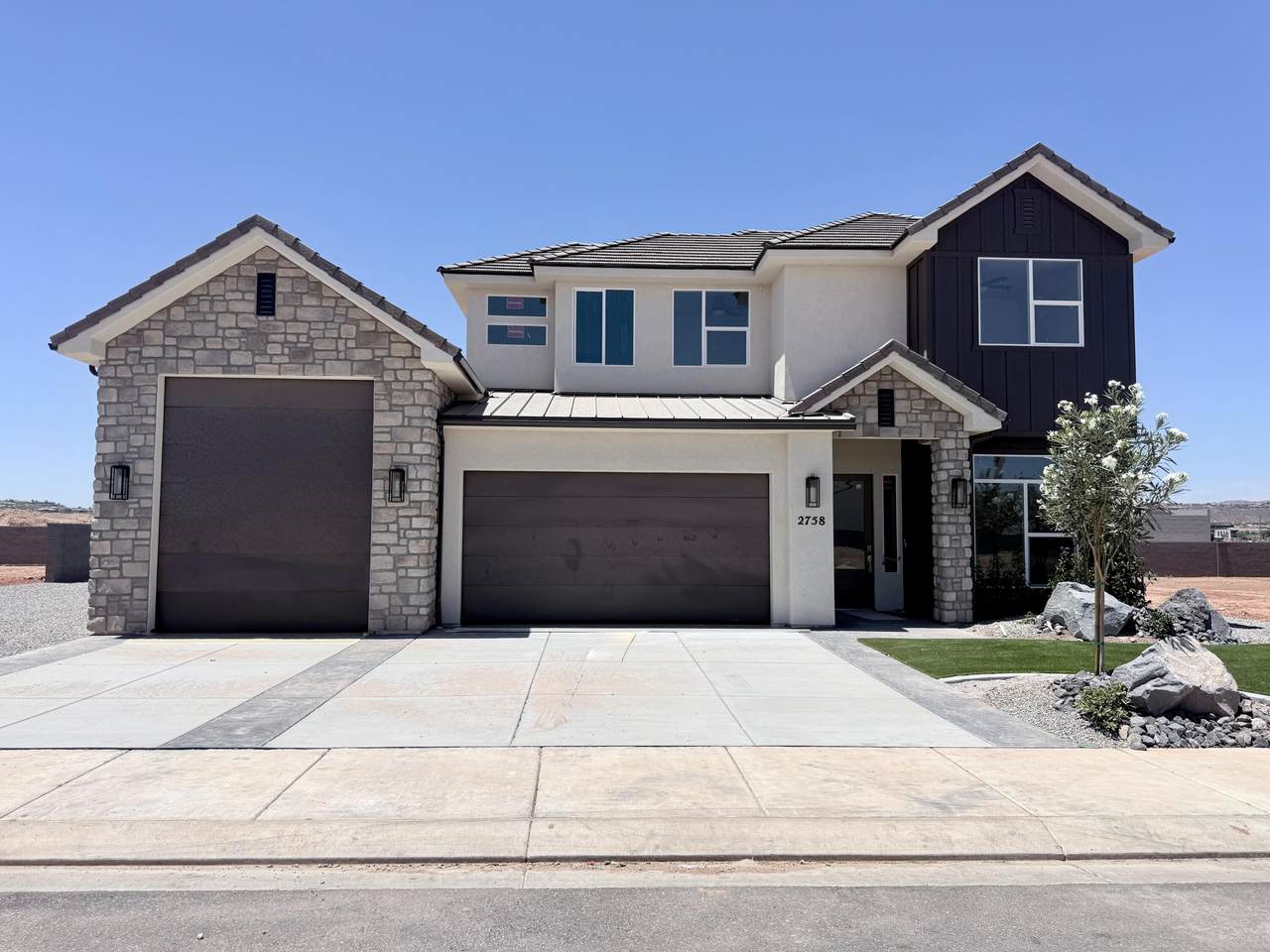 4758 Woodrow Ln - Photo 1