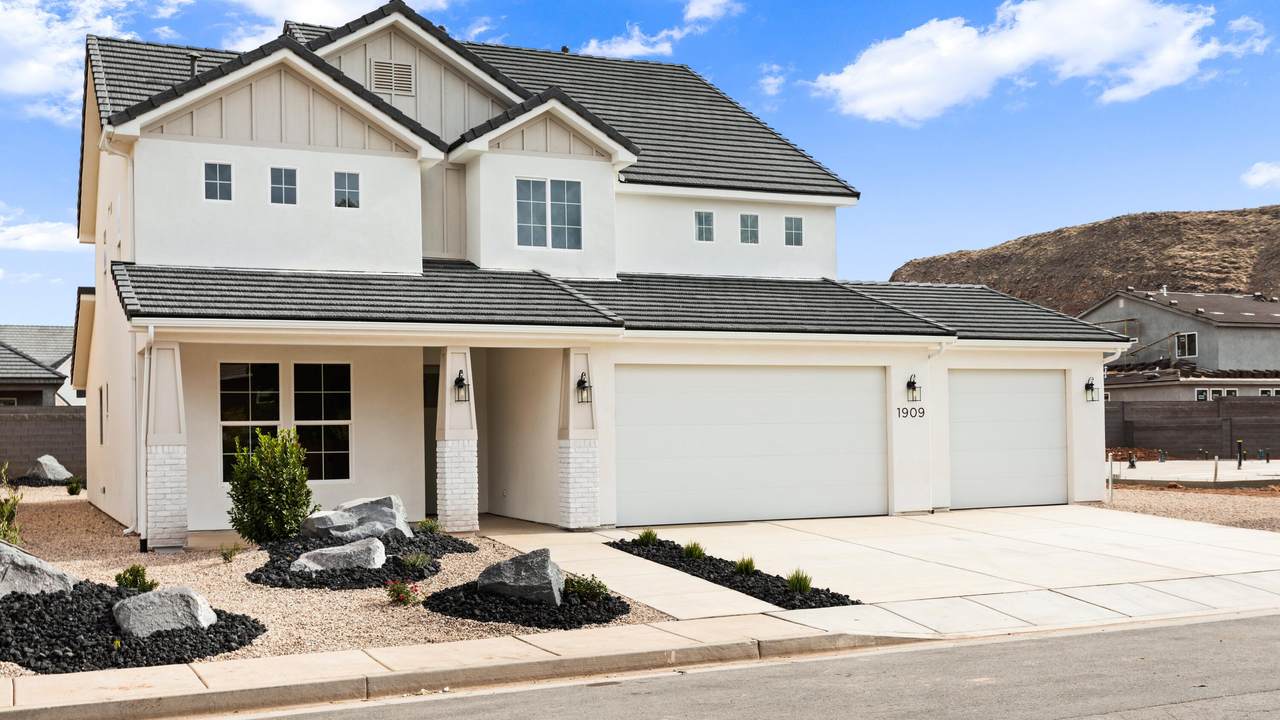 1909 Heritage Fields Dr - Photo 1
