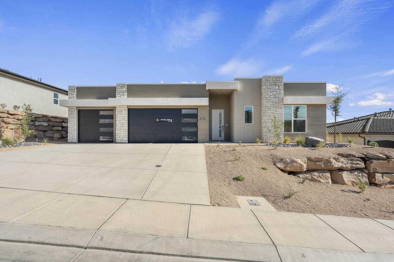 2716 Lugano Way - Photo 1