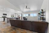 927 Winchester Dr - Photo 4