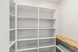 281 460 - Photo 19