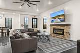 1460 Windsor - Photo 8