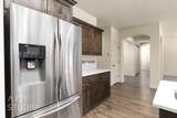 2866 Carmine Dr - Photo 18