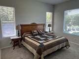 1042 Hillview Dr - Photo 5