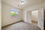 922 Silver Shadows Dr - Photo 16