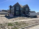 808 860 - Photo 1