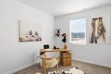 2926 Runway Dr - Photo 40
