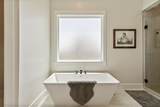 2761 Moorland Dr - Photo 47