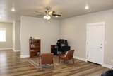 1015 Canyon Dr - Photo 3