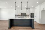 1607 Daylight St - Photo 2
