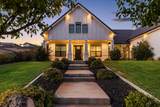 1033 Black Oak Dr - Photo 2