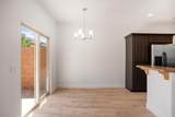 2516 Manzoni Rd - Photo 9