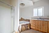 865 Redwood St - Photo 18