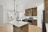 2904 Hawk Dr - Photo 11