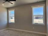 946 Remington Rd - Photo 15