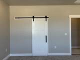946 Remington Rd - Photo 16