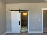 946 Remington Rd - Photo 17
