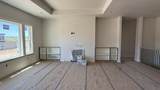 1028 4240 N - Photo 4