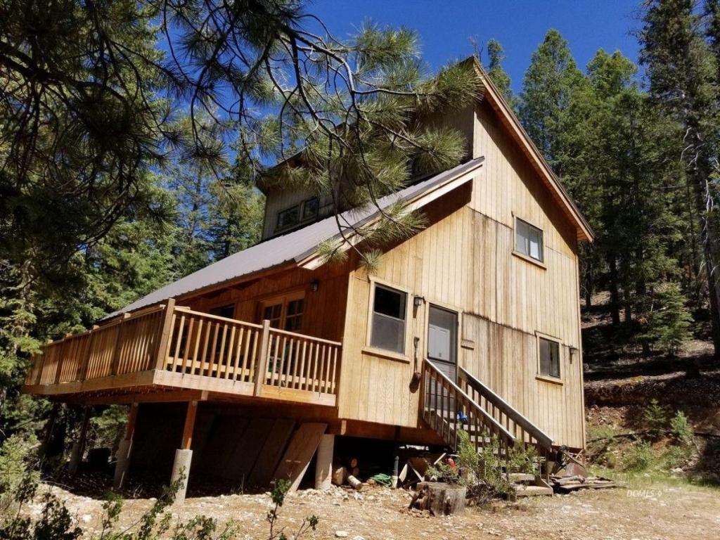 2060 Strawberry Point Rd - Photo 1