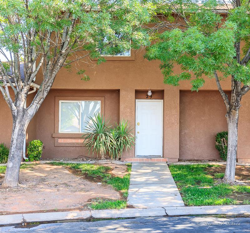 444 Sunland Dr - Photo 1