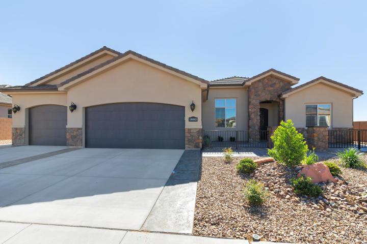 1882 Park Grove Dr - Photo 1