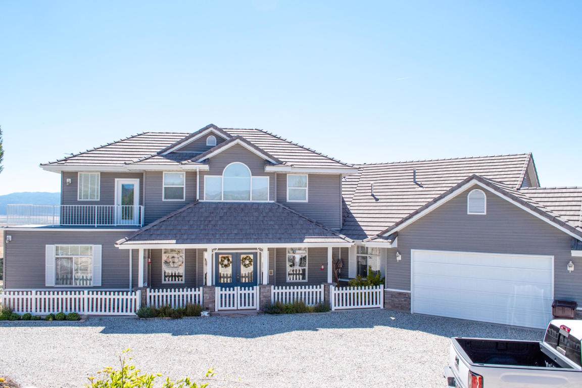 1684 Hill Crest Dr - Photo 1