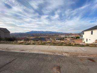 2352 Valley View Dr - Photo 1