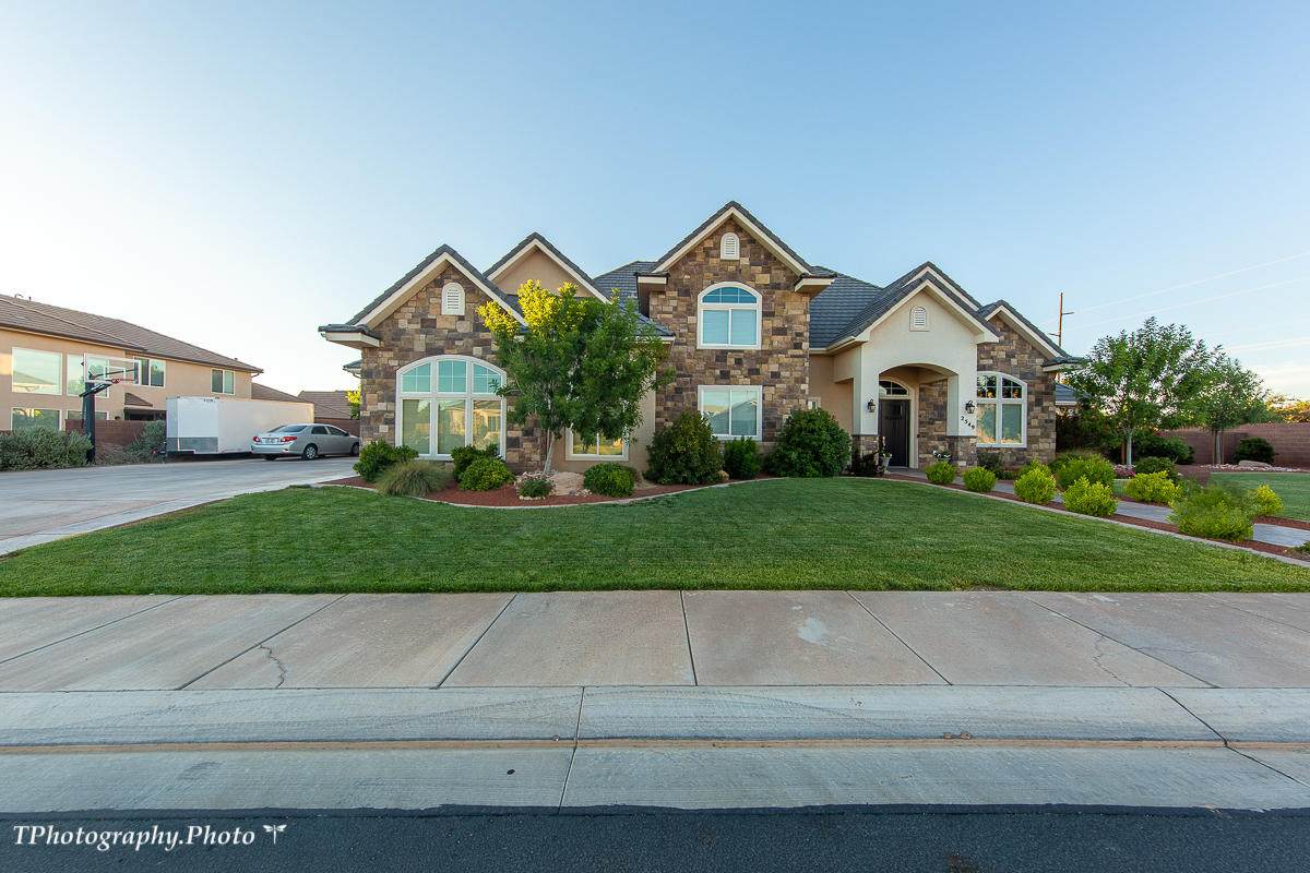 2549 Lincoln Ln - Photo 1